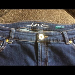 INC International Concepts curvy skinny jeans 8